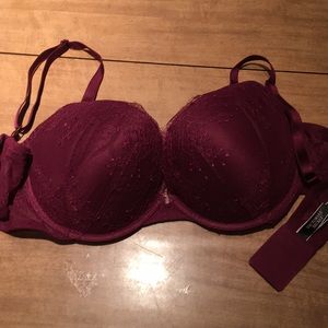 NWOT Victoria’s Secret Wine Lace Bra
